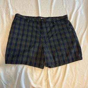 Men’s Chaps plaid shorts, size 40